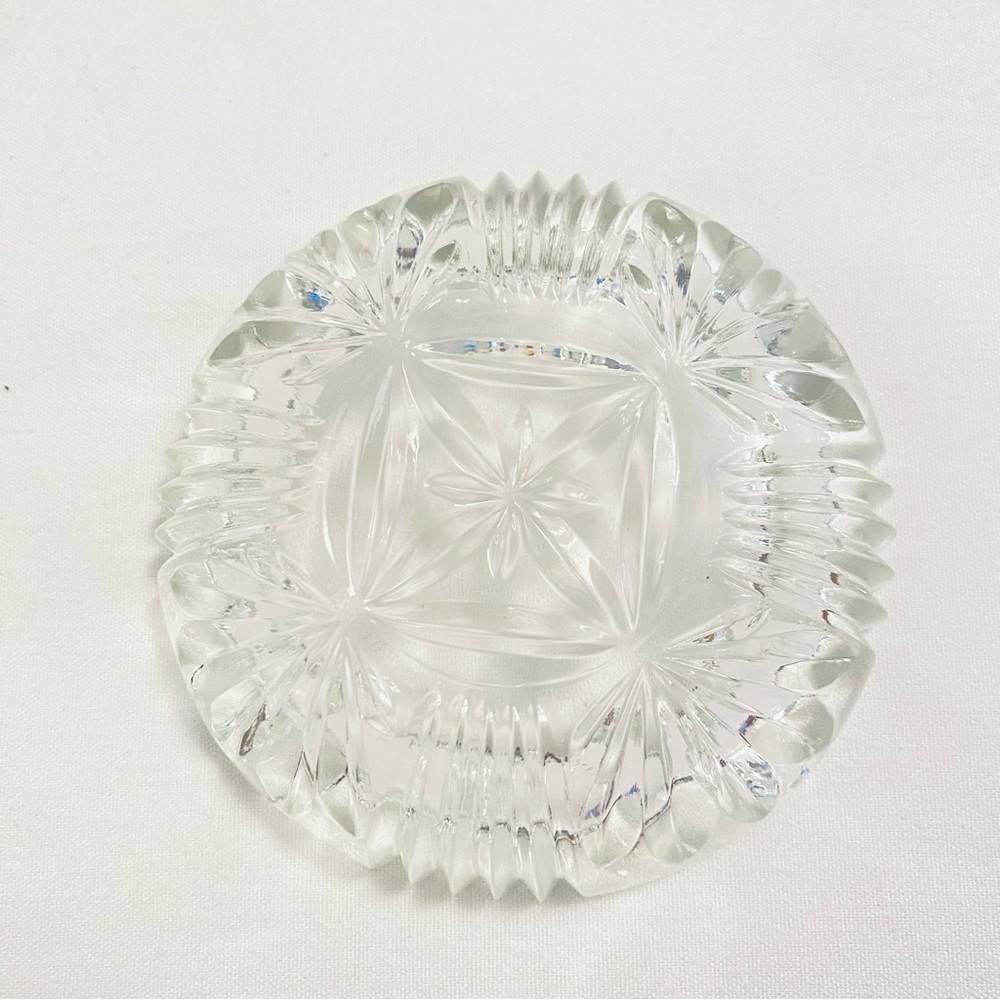 Federal Glass Georgetown Ashtrays Pressed Glass Vintage Set Of 2 - Picture 3 of 4